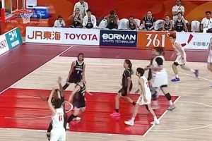 穷追猛打!杨舒予三分轰进 中国女篮将优势扩大到50分以上