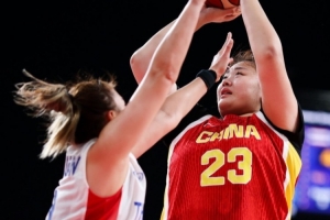 丢了俩罚球!“大宝贝”刘禹彤半场3投全中拿下6分5板2帽
