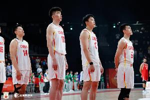 郭士强失去控制力?长期集训透支球员?中国男篮该推倒重来了!