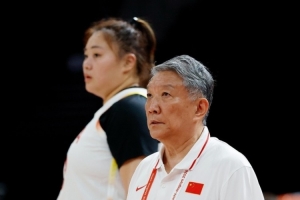 全是长篮板!韩国女篮首节三分球14中1 前场板7-5多于后场板
